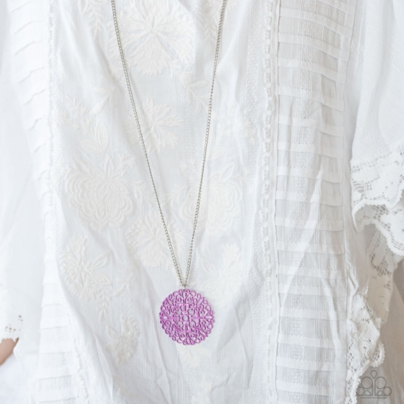 Necklace - Picture 2 of 3